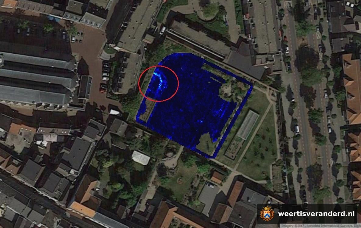 Luchtfoto van het terrein met projectie van de erfgoedradarmeting