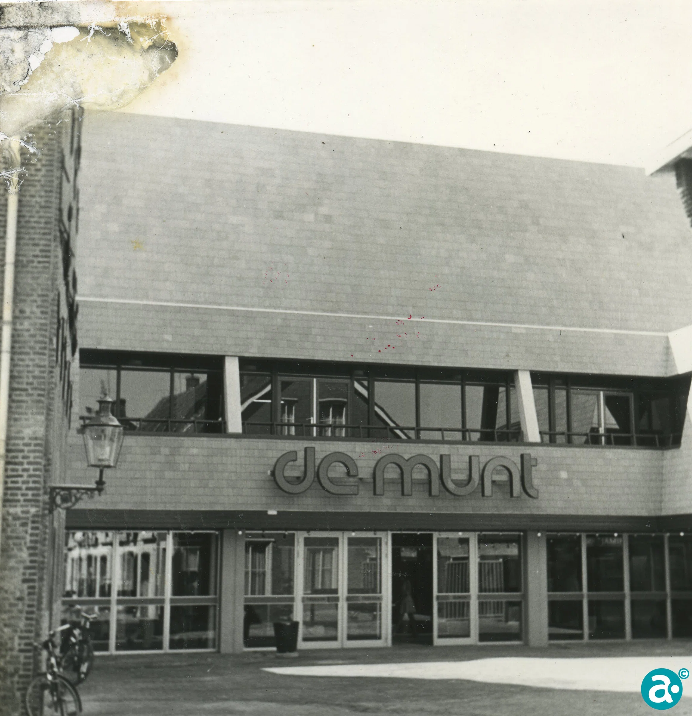 Opening van winkelcentrum de Munt
