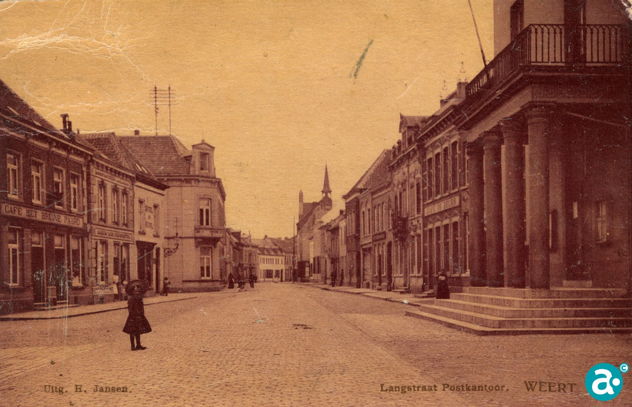 Langstraat met postkantoor