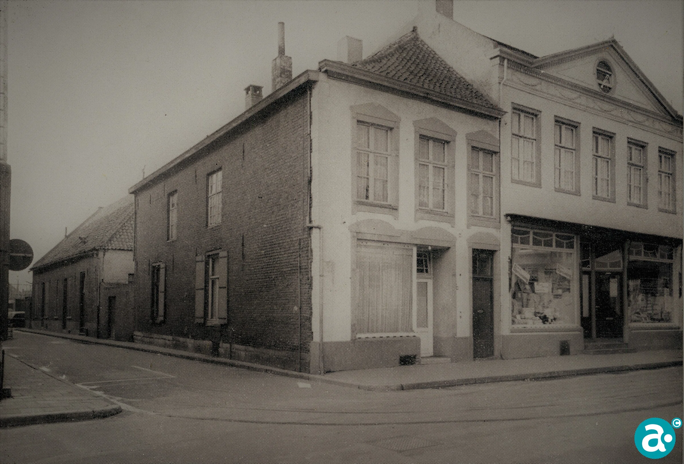 oud en nieuw hoek Langstraat van Berlostraat