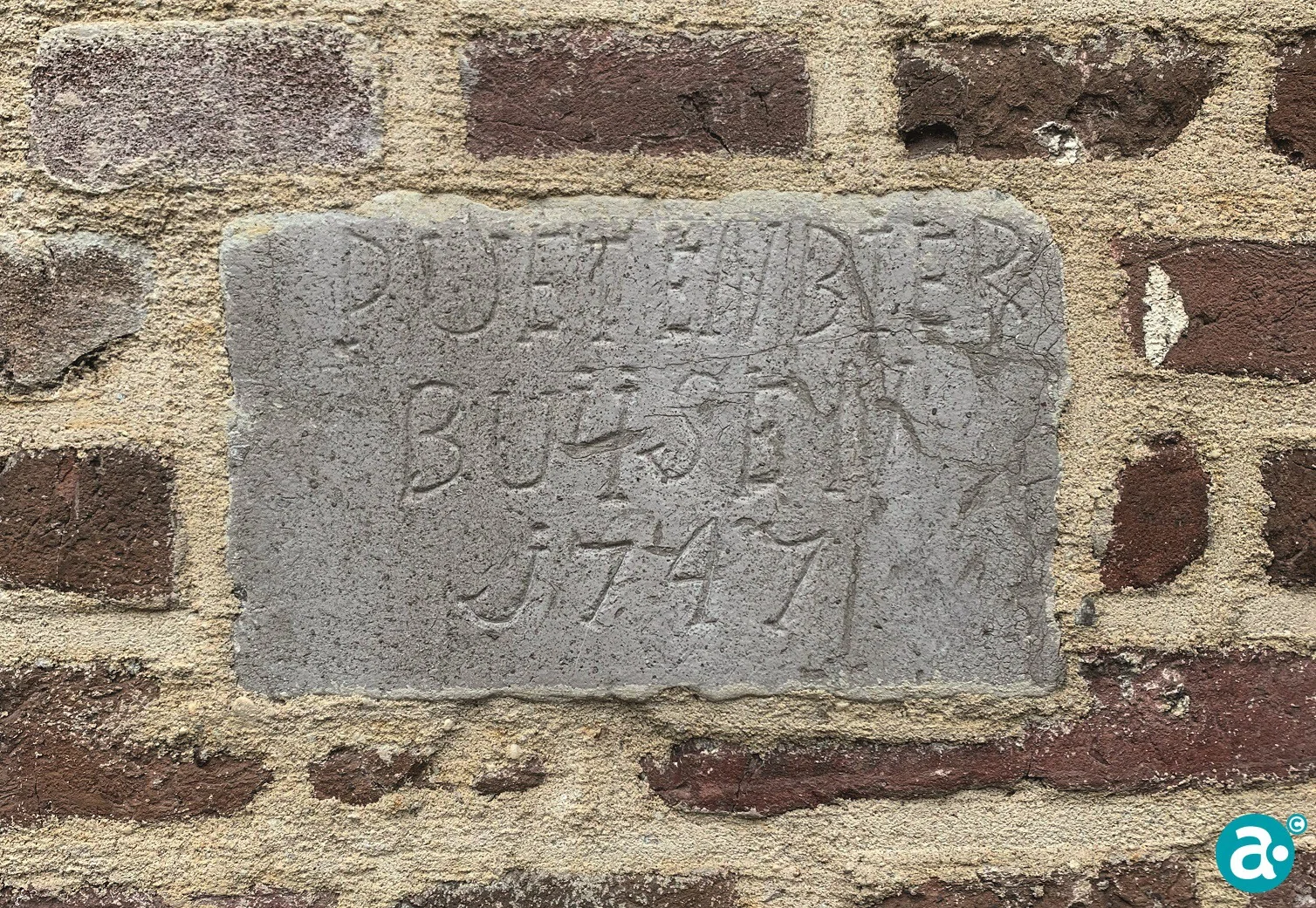 Gevelsteen 'Puet en bier buijsen 1747'