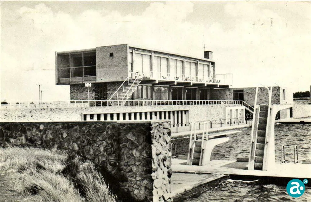 1969